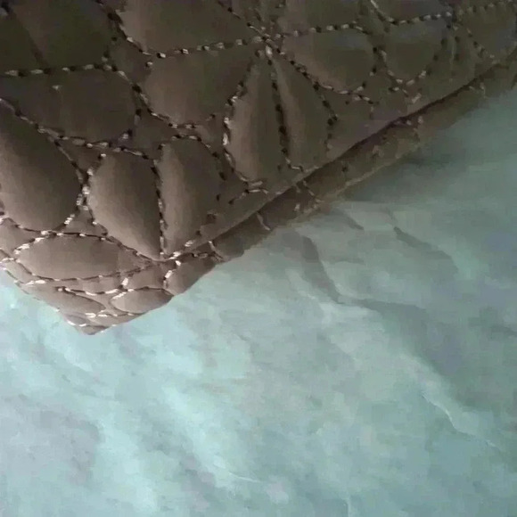 Bagamour Pink Crossbody Bag with gold chain - Picture 7 of 13